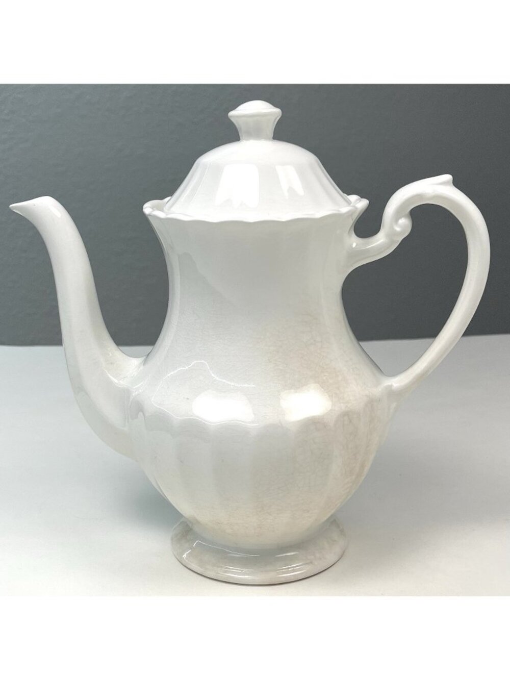 J&G Meakin England Coffee Serving Tea Teapot Classic White 9” Tall Crazing READ